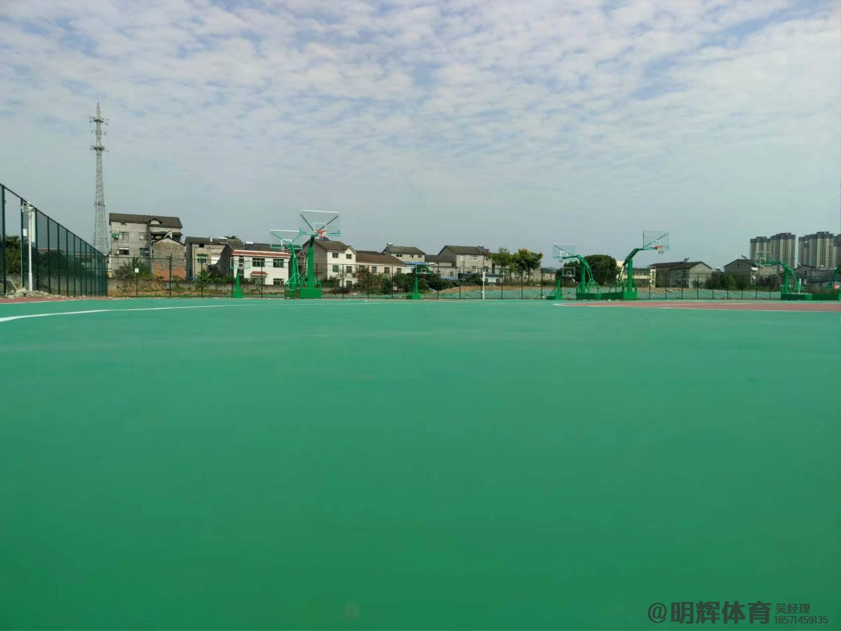 咸宁硬地丙烯酸球场的优缺点